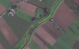 Kartenansicht zeigt einen Teil des Flussverlaufs der Krückau mit Deichschadensflächen darüber gelegt Kartenansicht zeigt einen Teil des Flussverlaufs der Krückau mit Deichschadensflächen darüber gelegt